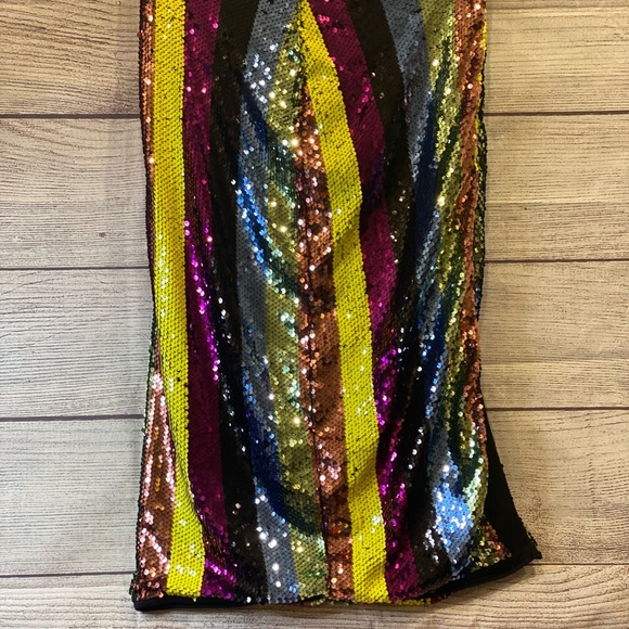Sequin multicolored form fitting skirt - Picture 2 of 3